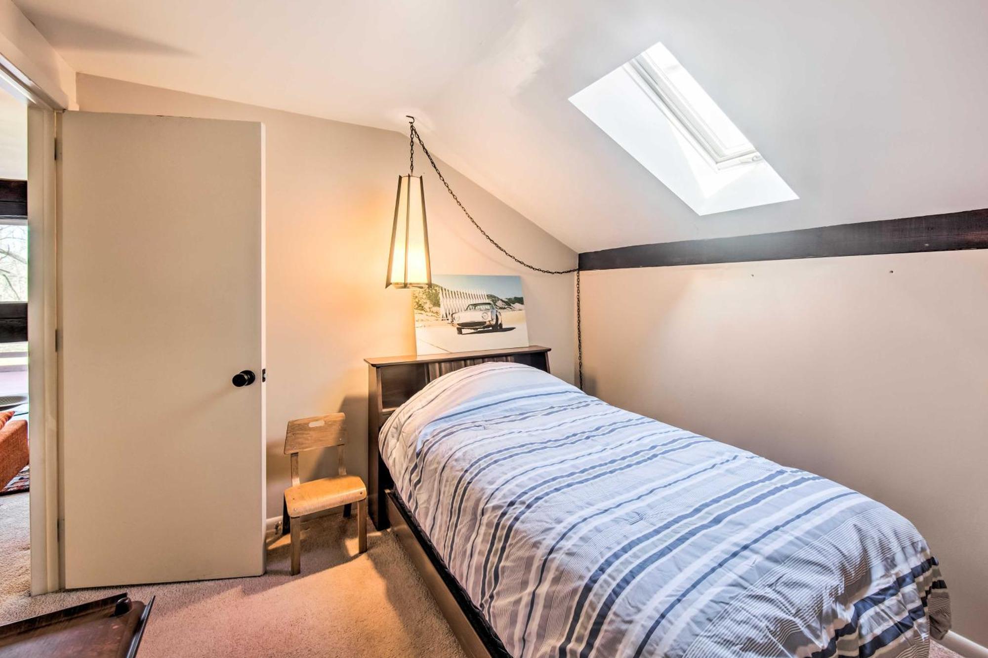 Runningwater Apartment In Lancaster With Deck 外观 照片