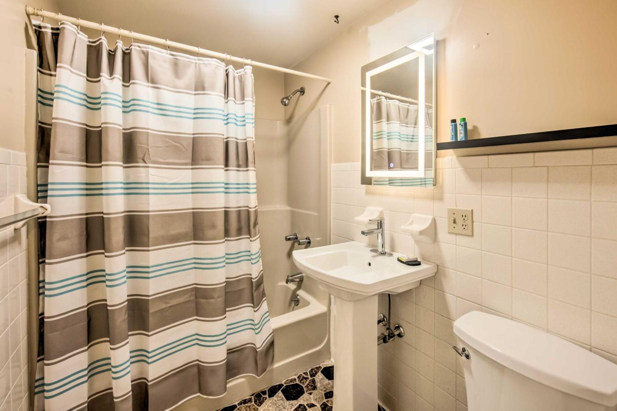 Runningwater Apartment In Lancaster With Deck 外观 照片