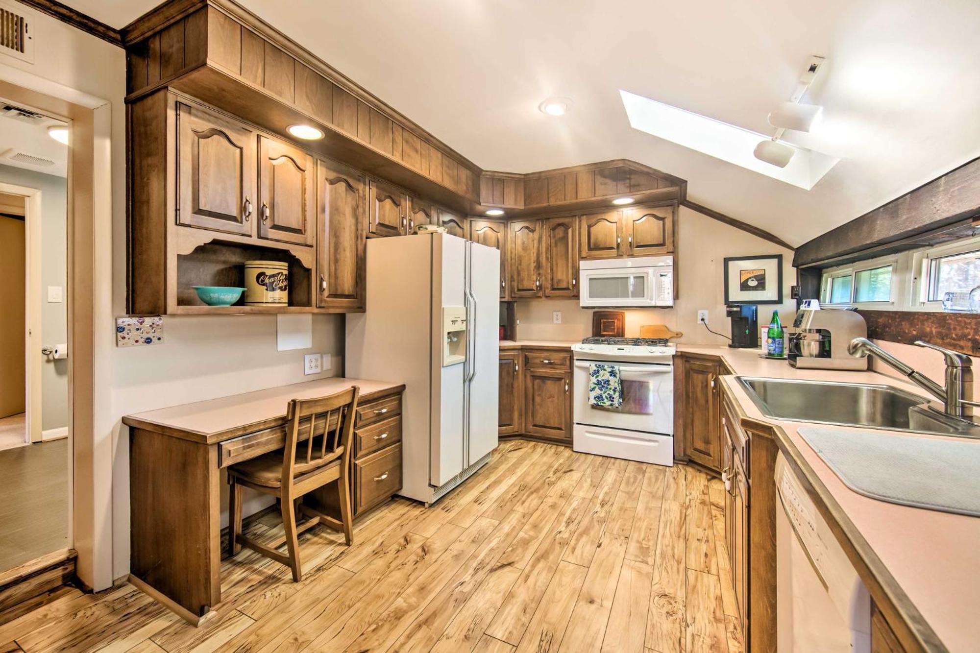Runningwater Apartment In Lancaster With Deck 外观 照片